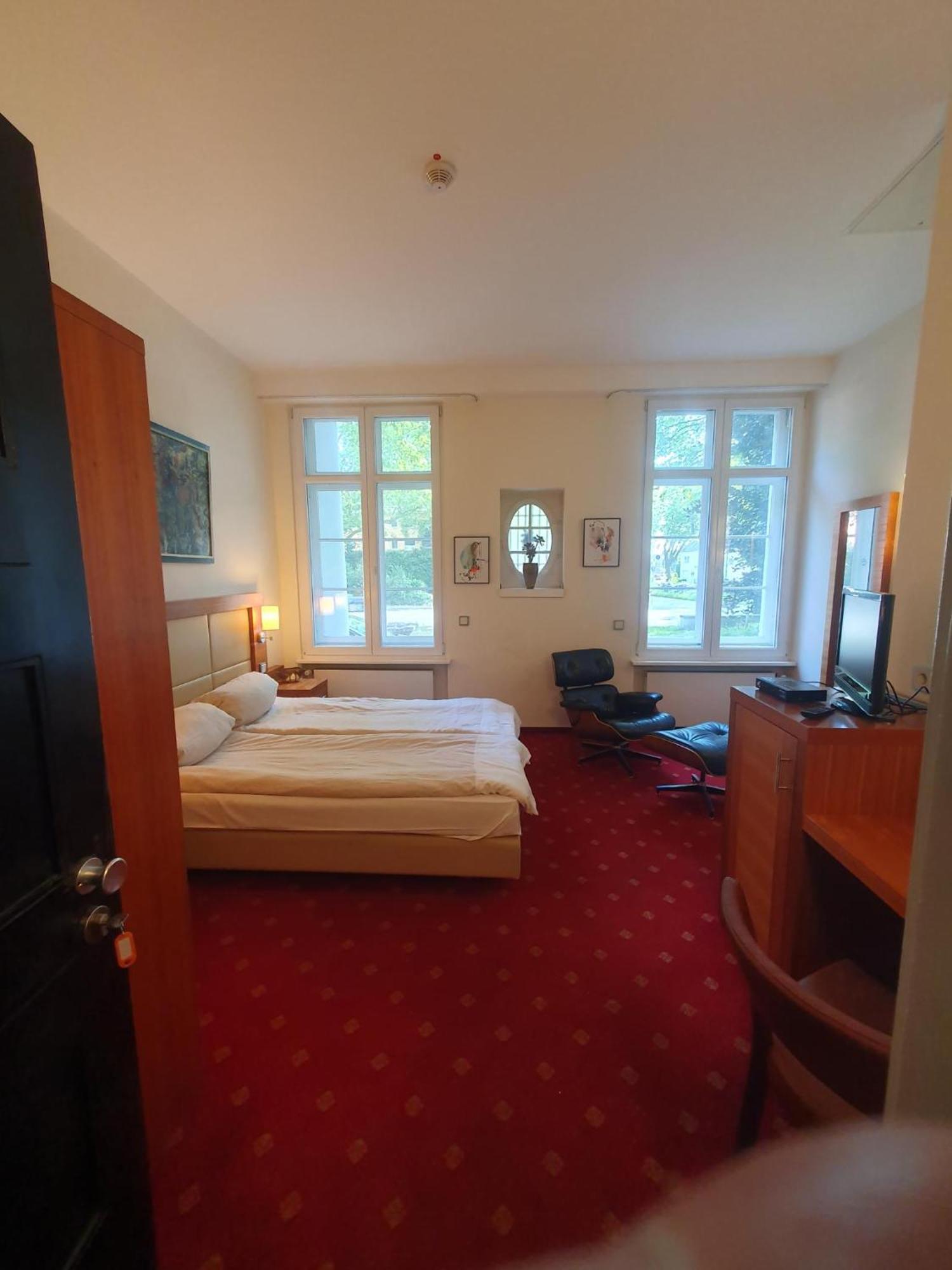 Die Villa, Zimmer 17, Dz Леверкузен Екстериор снимка