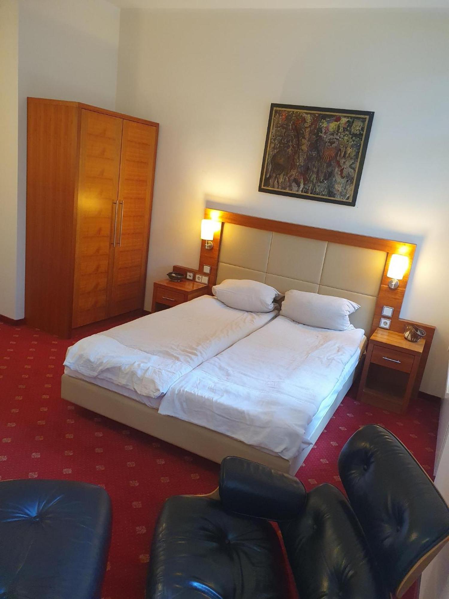 Die Villa, Zimmer 17, Dz Леверкузен Екстериор снимка