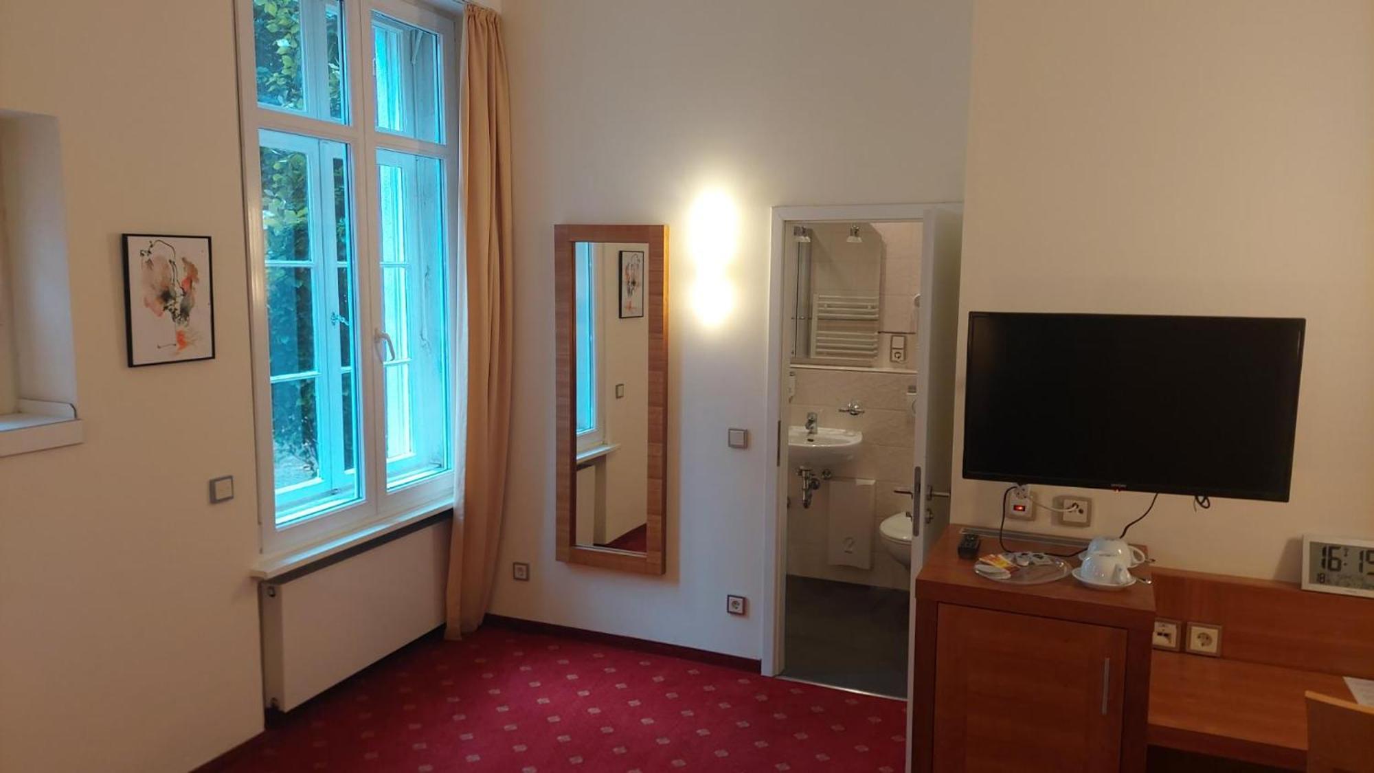 Die Villa, Zimmer 17, Dz Леверкузен Екстериор снимка