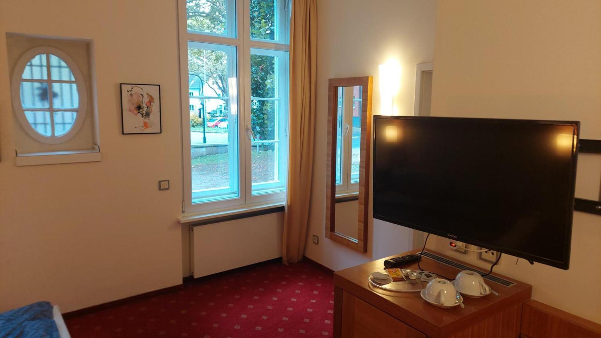 Die Villa, Zimmer 17, Dz Леверкузен Екстериор снимка